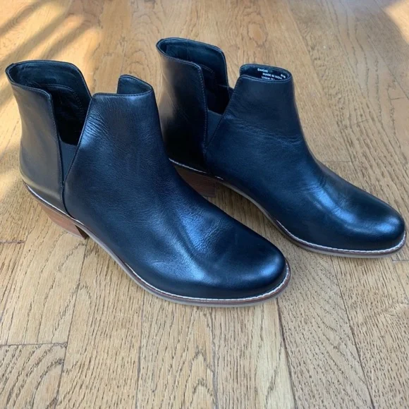 Cole Haan Abbot pull on leather Bootie in black sz 8.5 - Picture 2 of 11